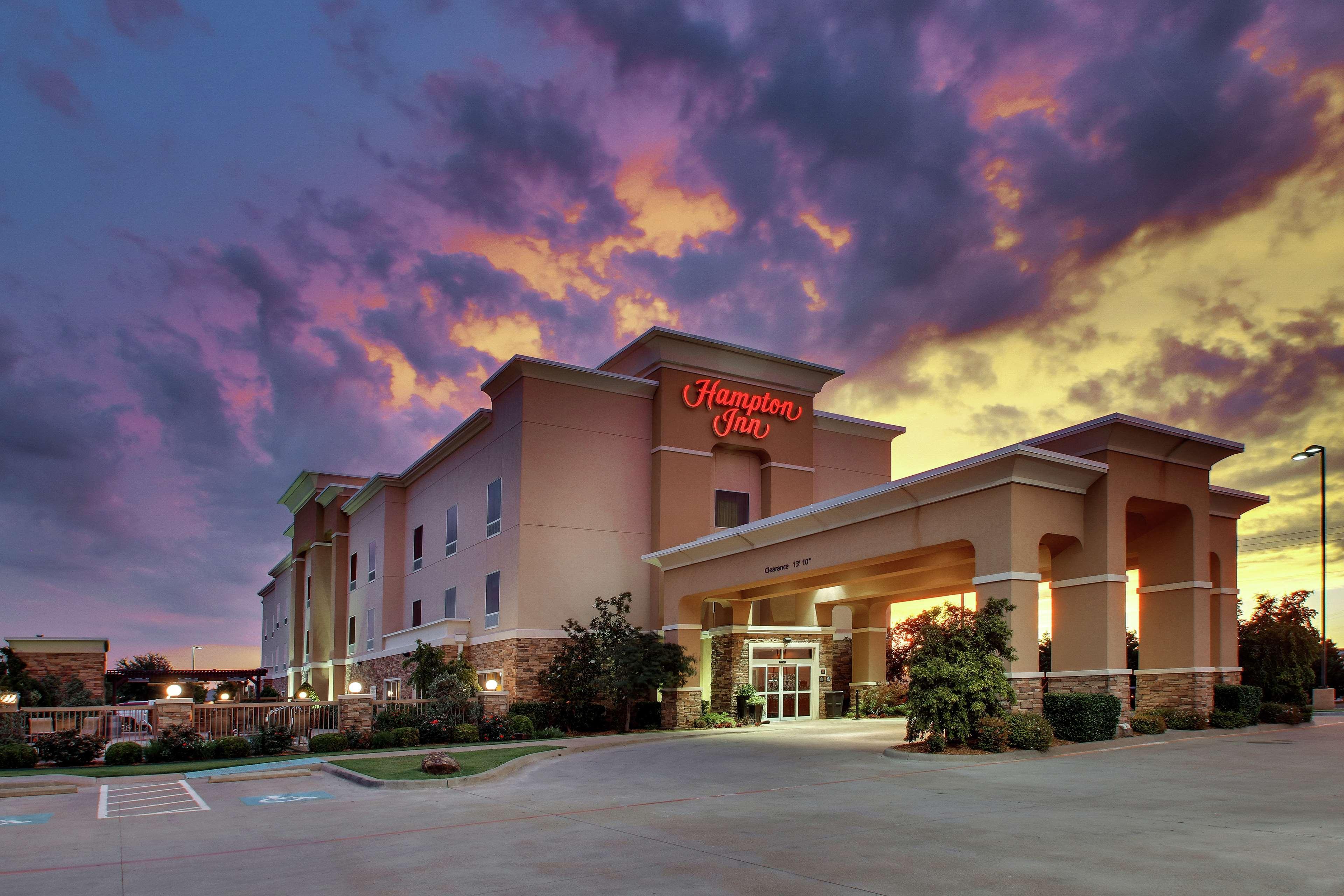 Hampton Inn Vernon Екстер'єр фото