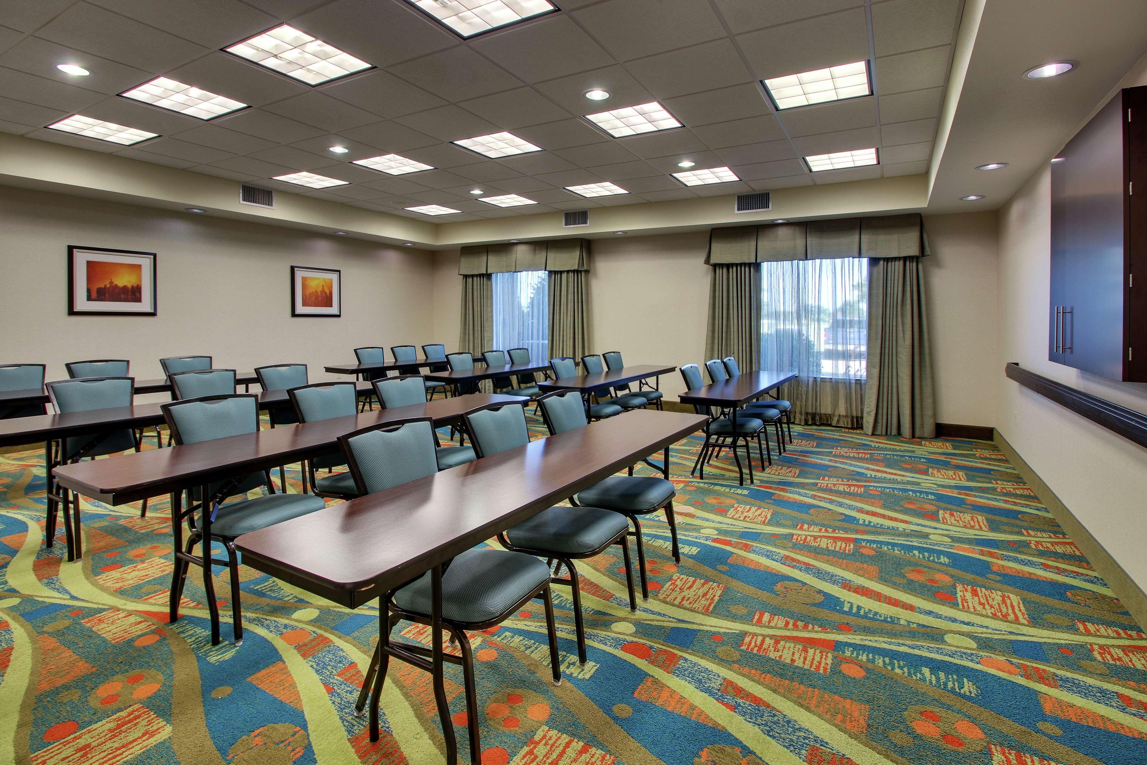 Hampton Inn Vernon Екстер'єр фото