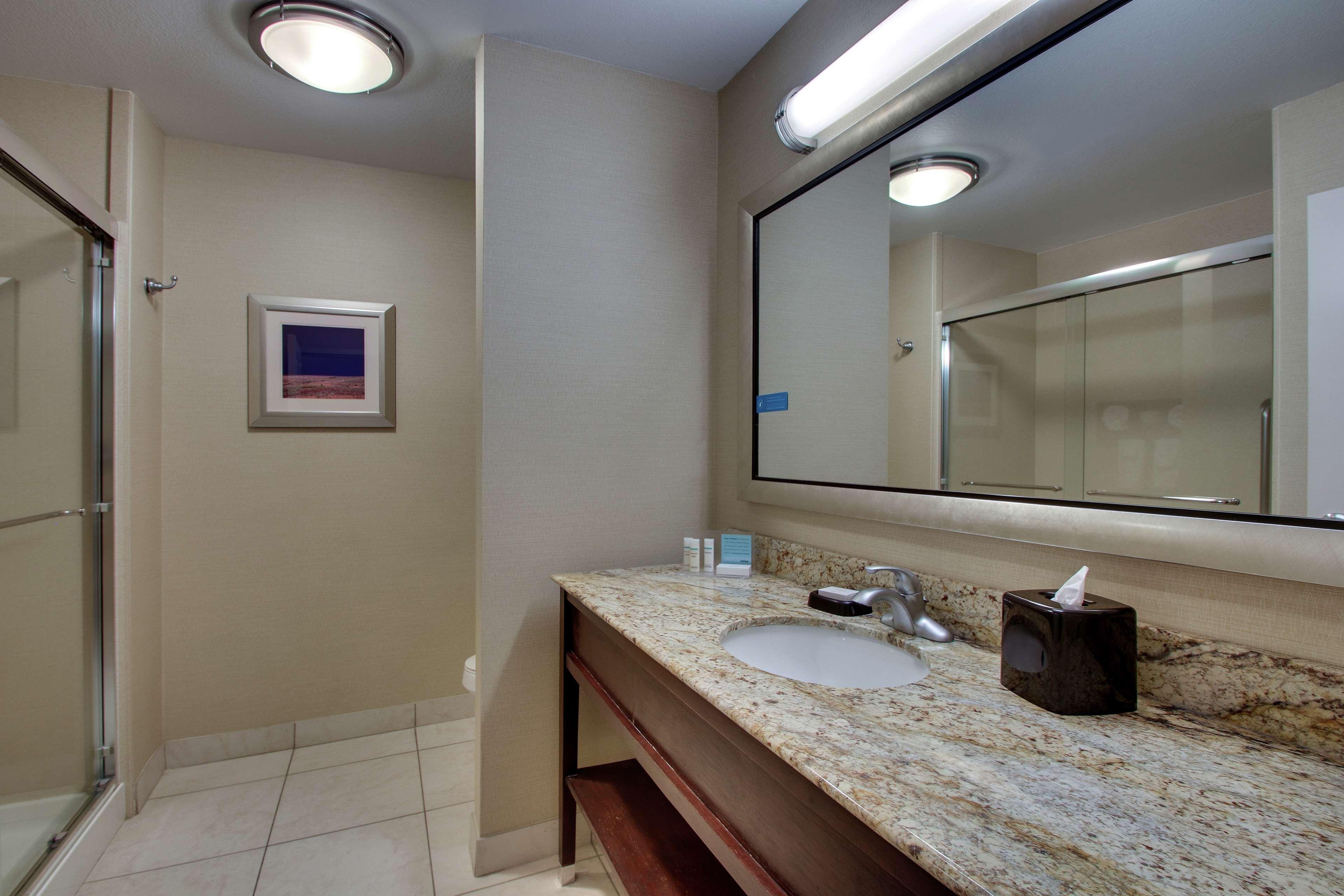 Hampton Inn Vernon Екстер'єр фото