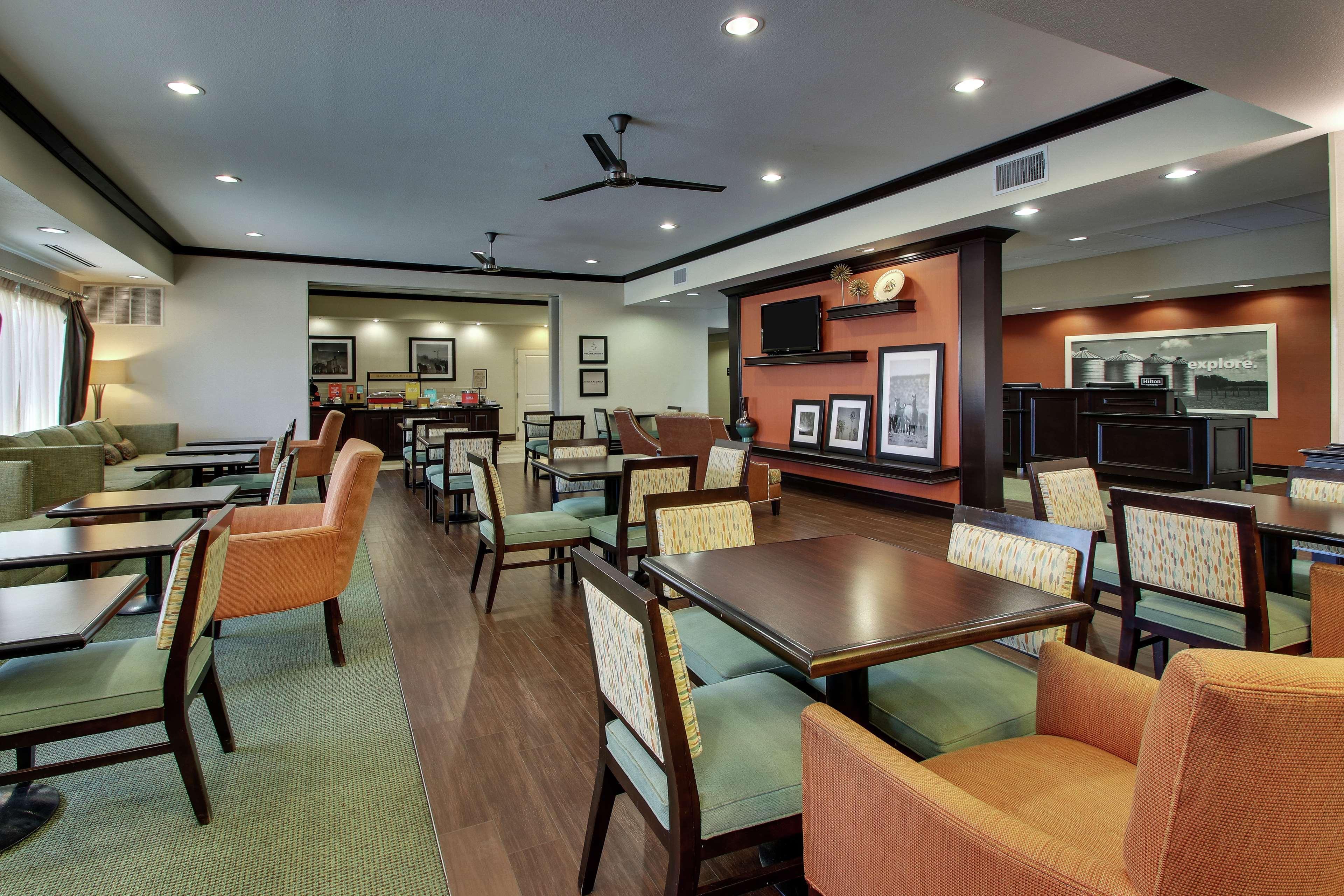 Hampton Inn Vernon Екстер'єр фото