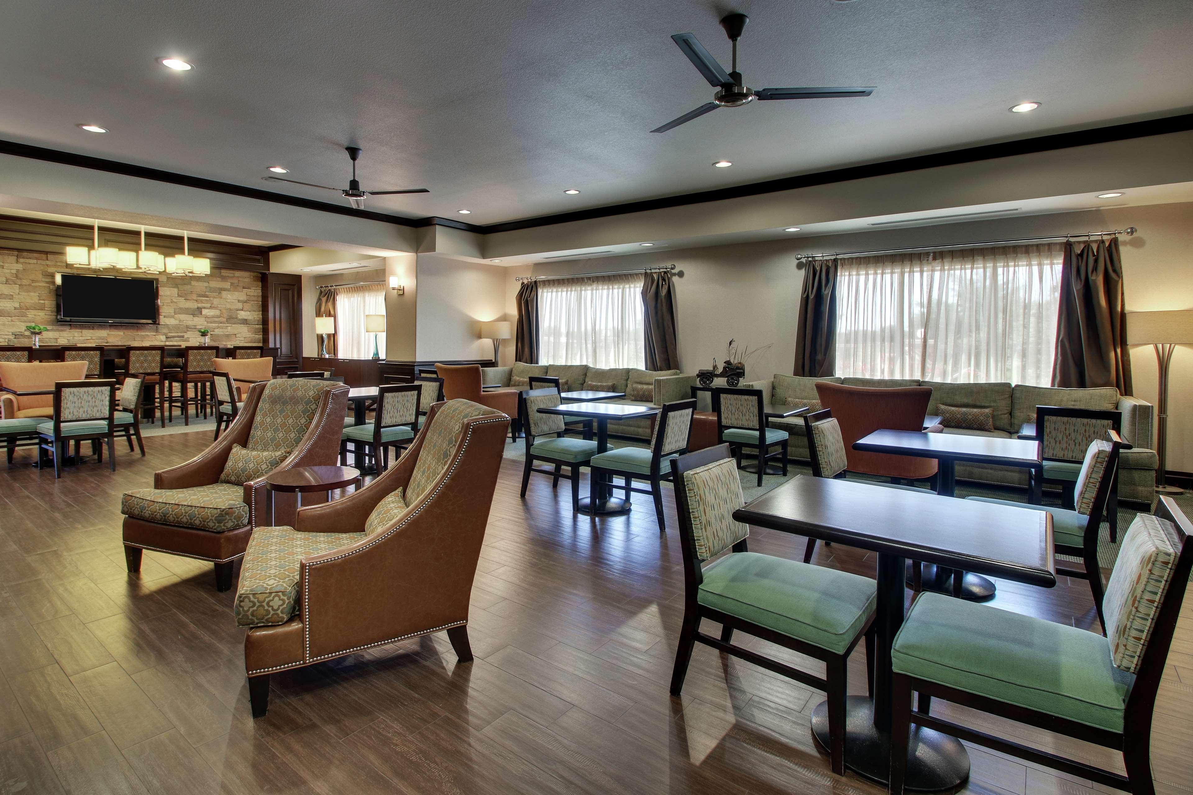 Hampton Inn Vernon Екстер'єр фото