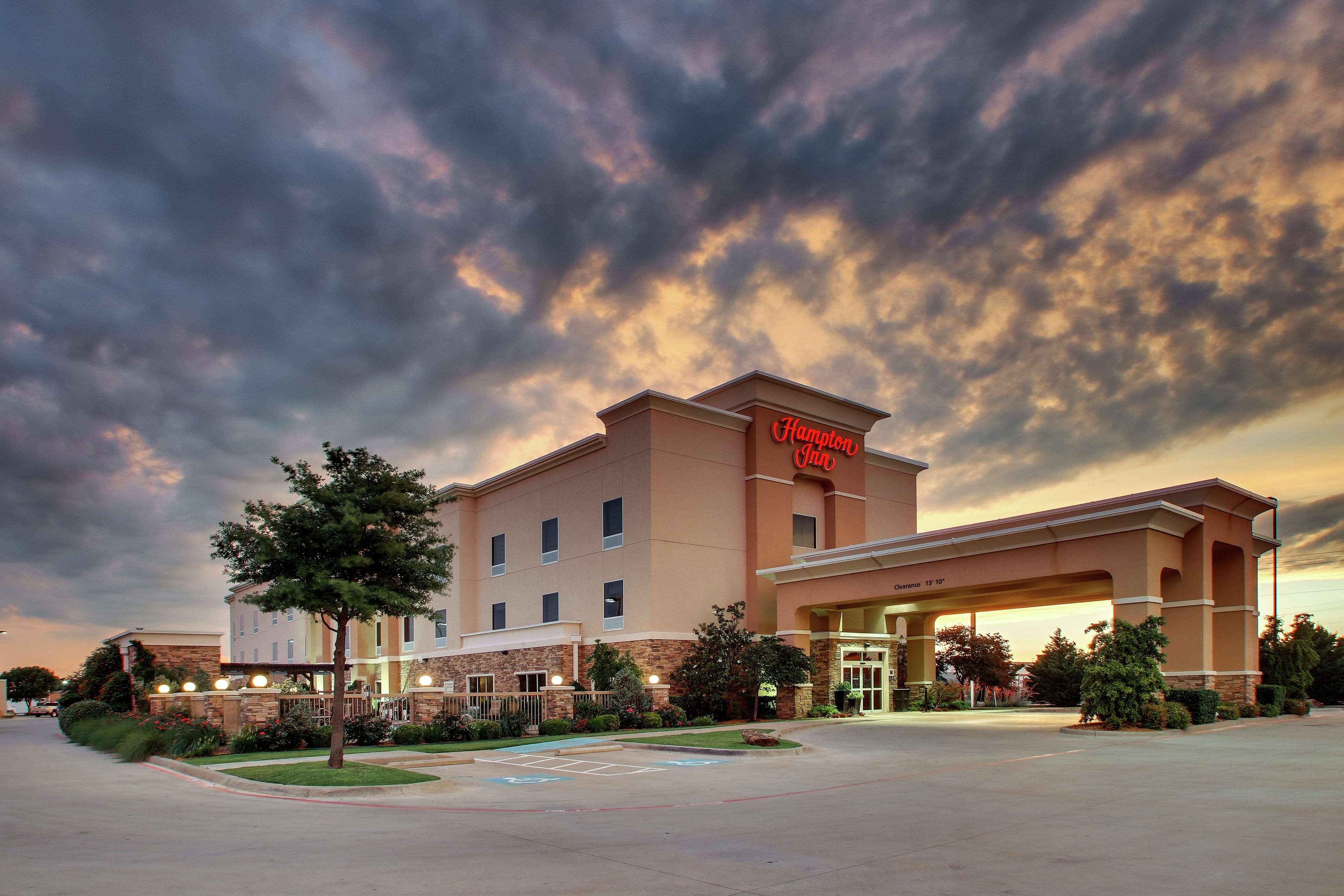 Hampton Inn Vernon Екстер'єр фото
