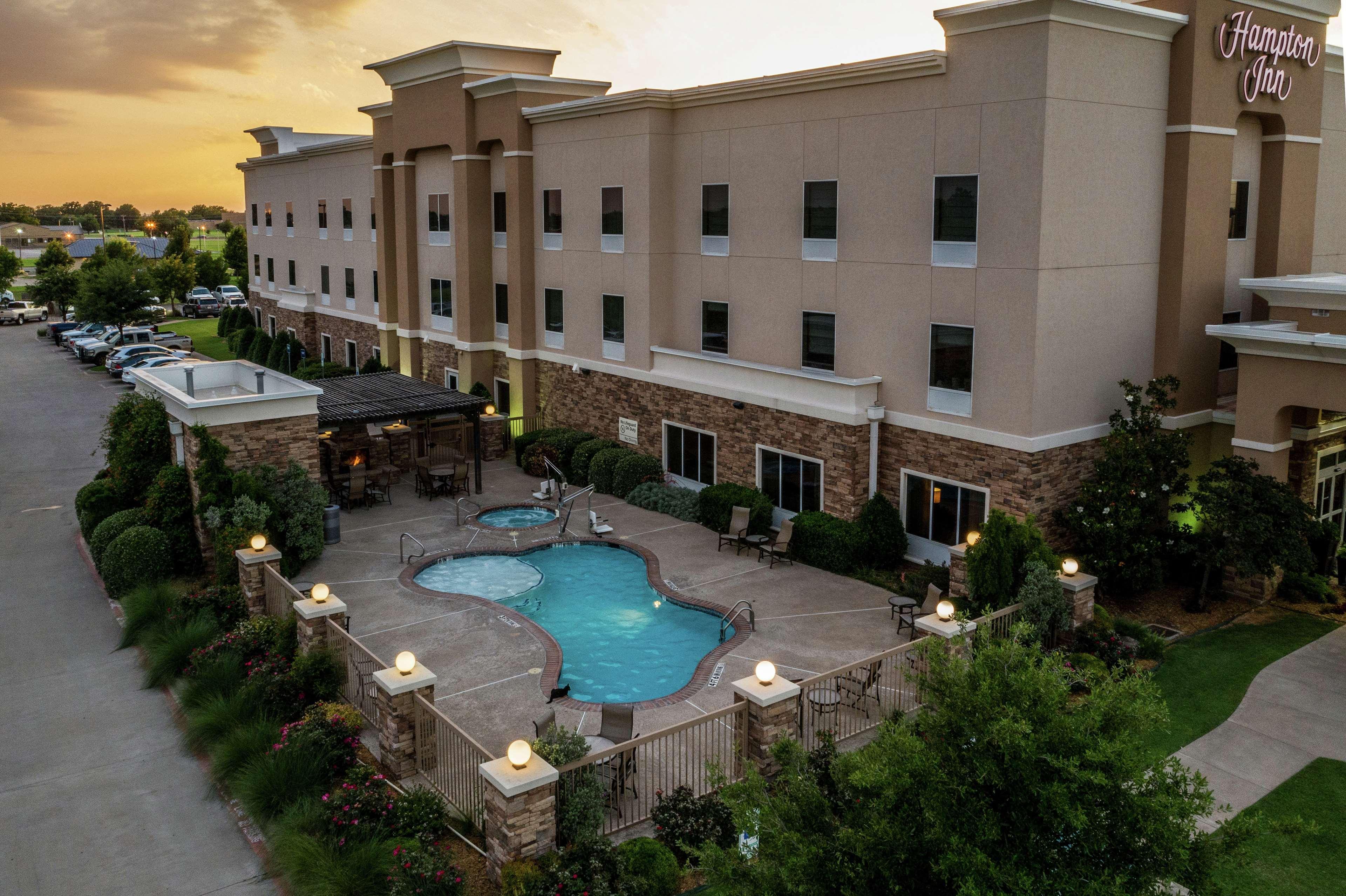 Hampton Inn Vernon Екстер'єр фото