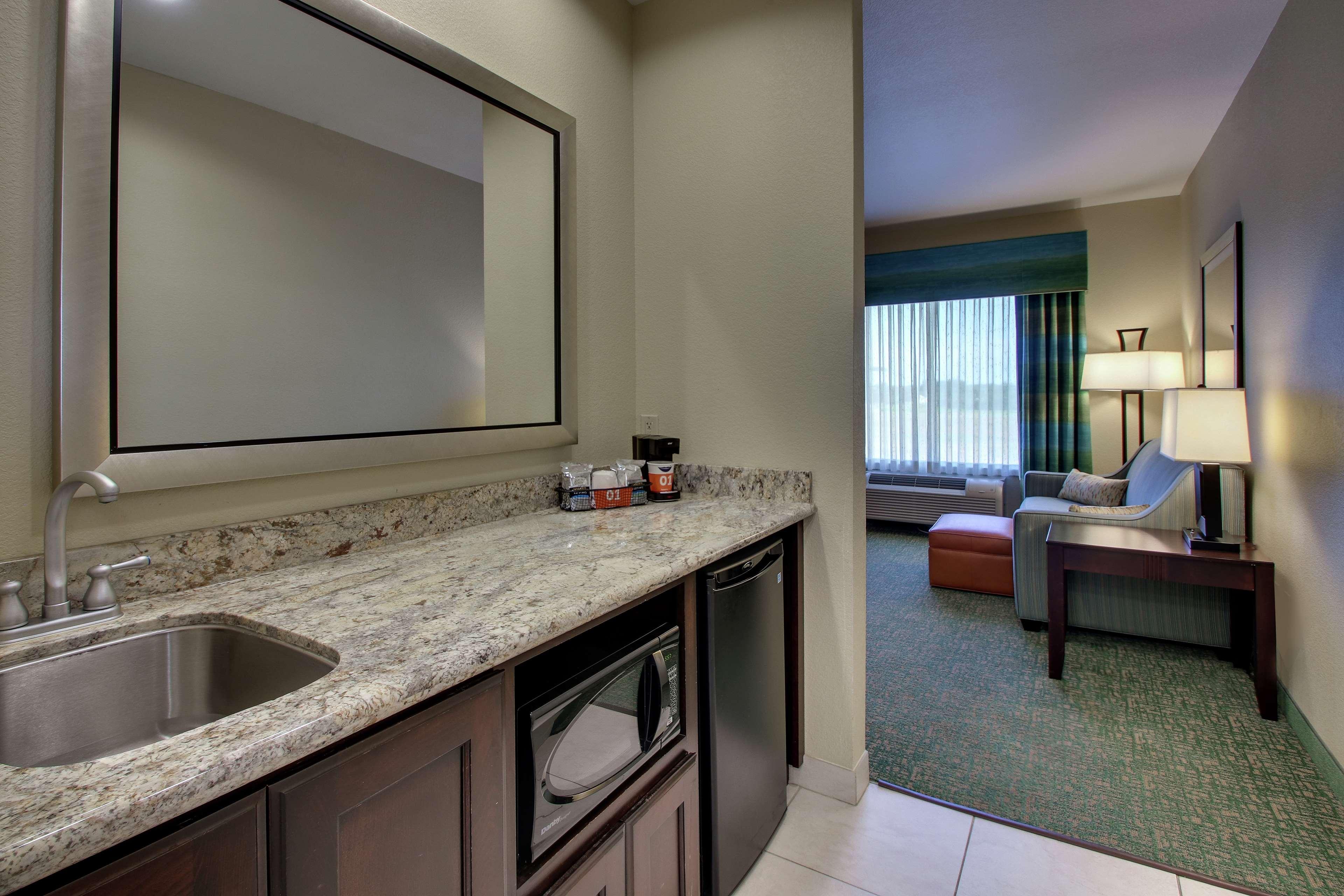 Hampton Inn Vernon Екстер'єр фото