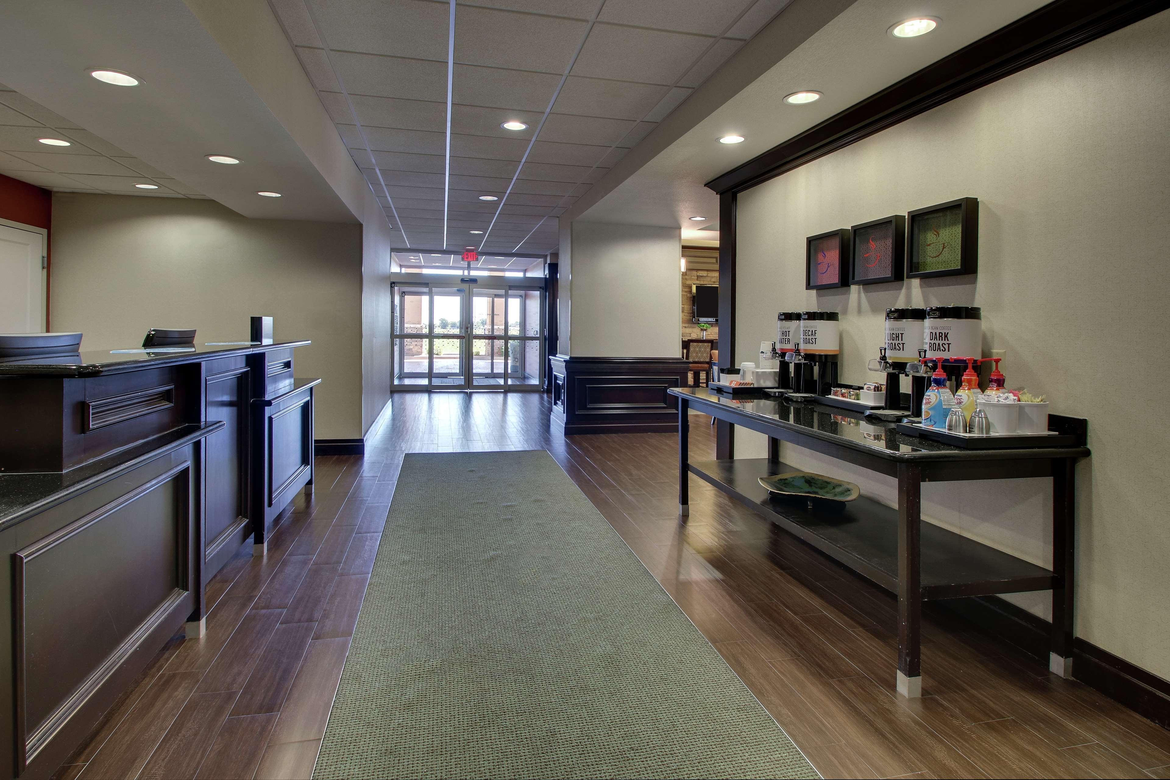 Hampton Inn Vernon Екстер'єр фото