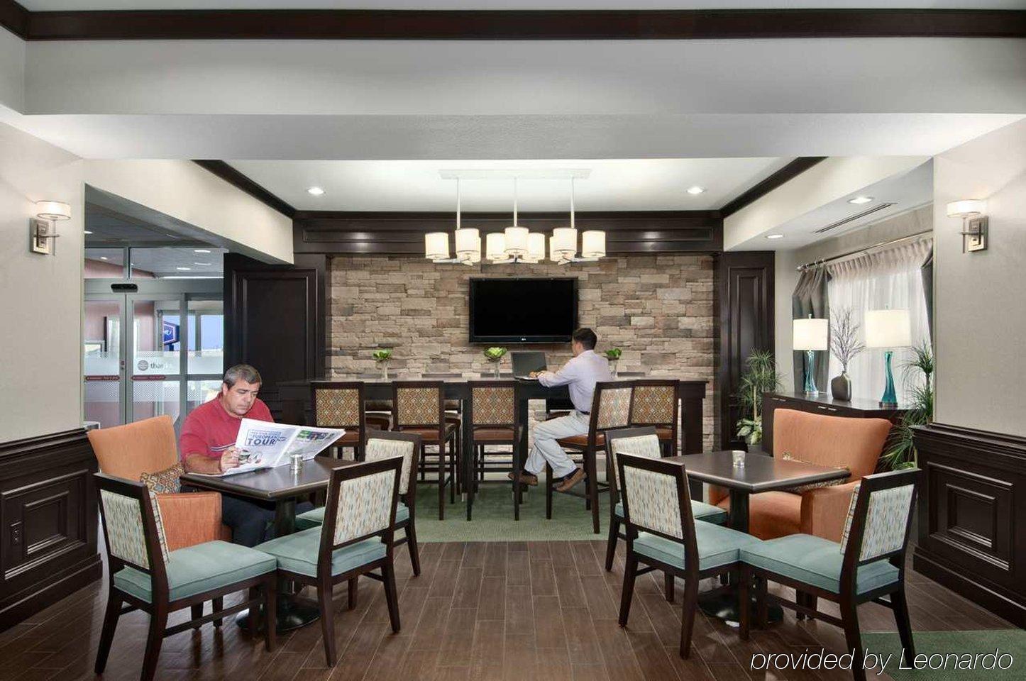 Hampton Inn Vernon Екстер'єр фото