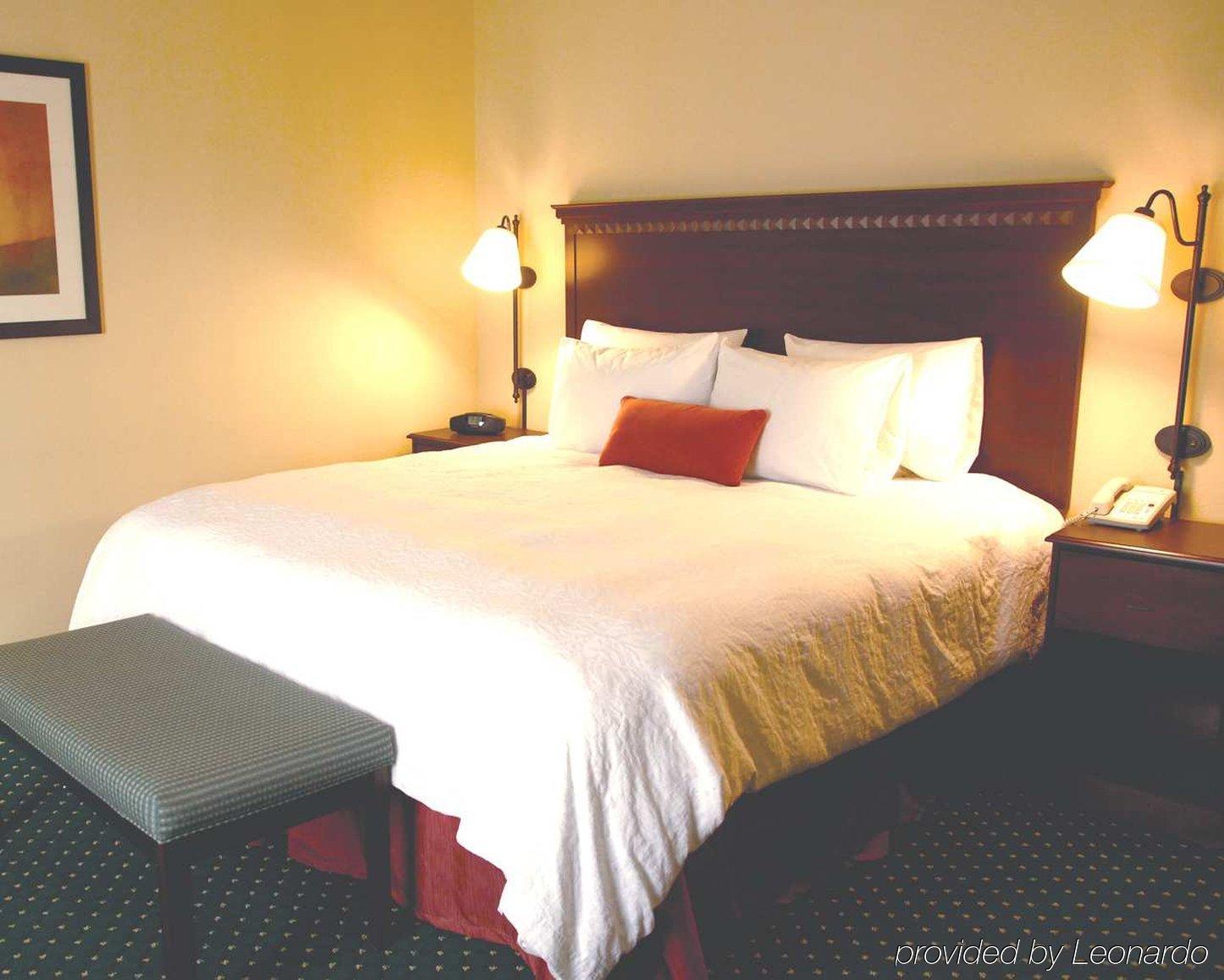 Hampton Inn Vernon Номер фото