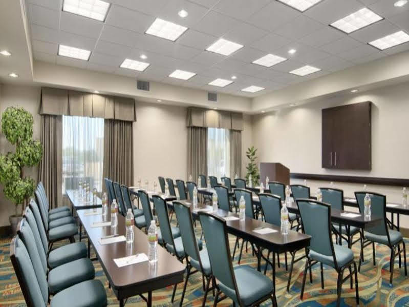 Hampton Inn Vernon Екстер'єр фото